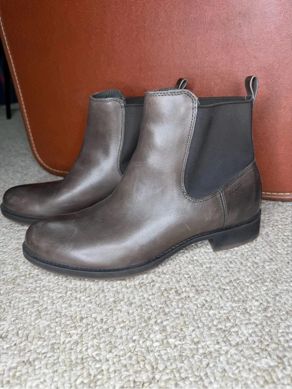 Ecco leather chelsea